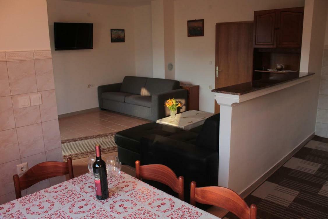 Apartmani Peko Pag Town Exterior foto